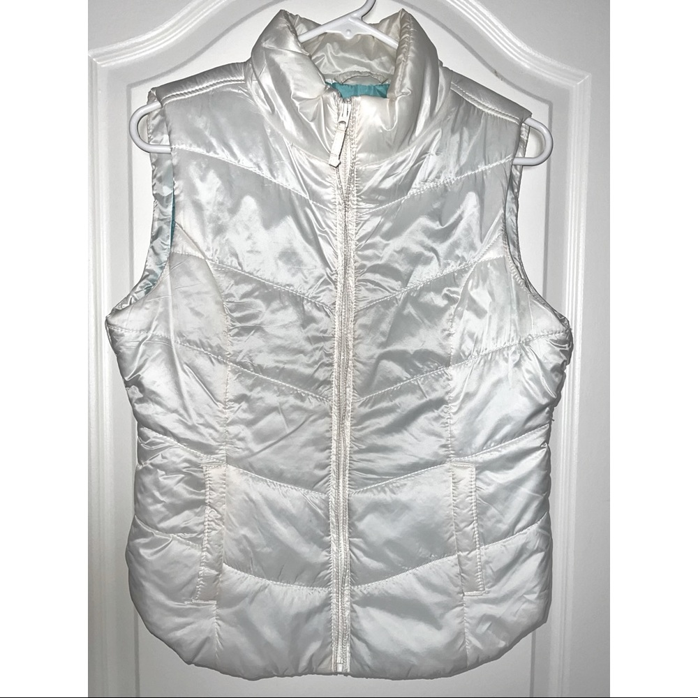 Womens White Puffer Vest - Aeropostale
